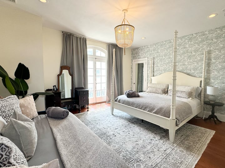 Boutique 2 Bedroom Suite. Sleeps 5. Jacuzzi Tub - Atlantic City, NJ