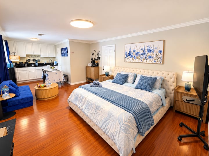 Private King Retreat | Kitchen, Patio & Laundry - Hacienda Heights, CA