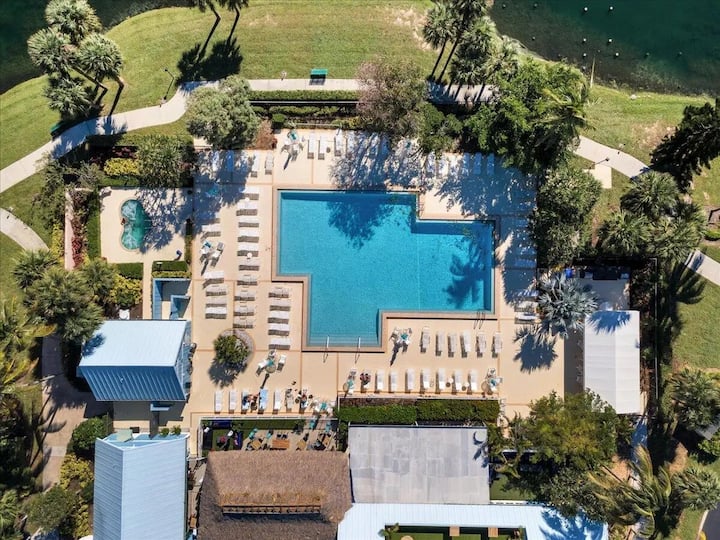 Coastal Jupiter Retreat | Walk To Beach + Pool - Jupiter, FL