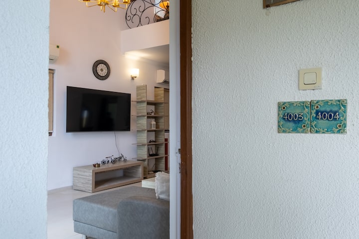Living room image 8