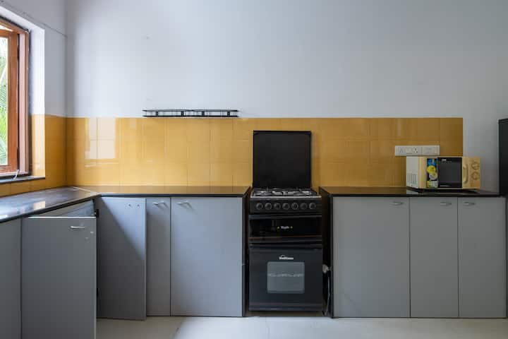 Full kitchen image 1