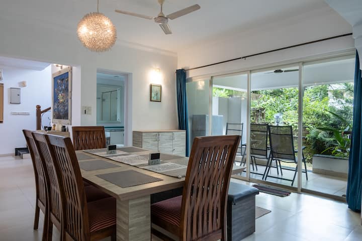 Dining area image 1