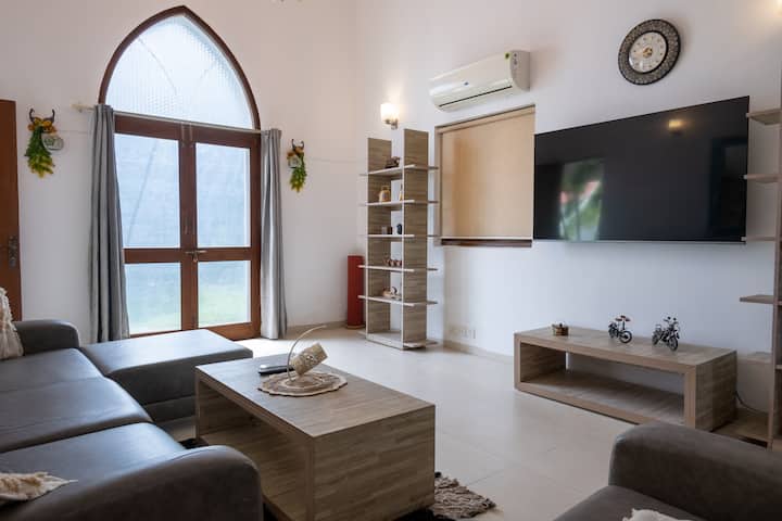 Living room image 5