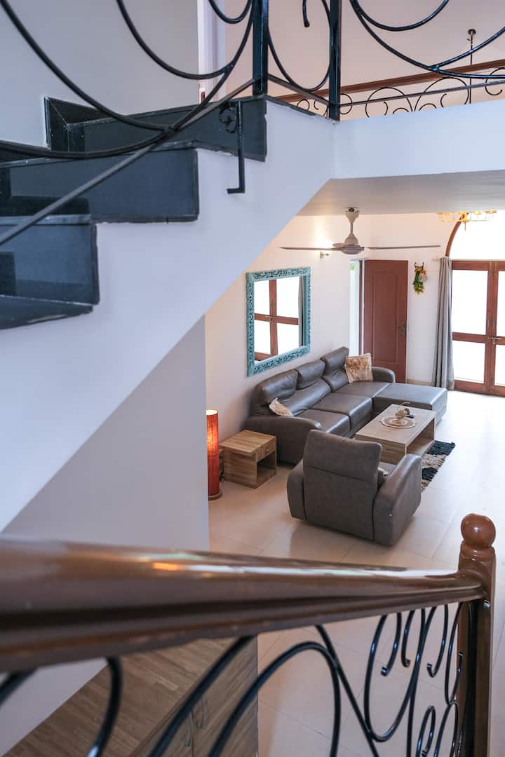 Living room image 7