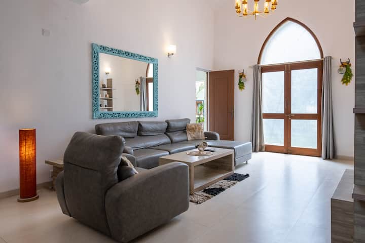 Living room image 1