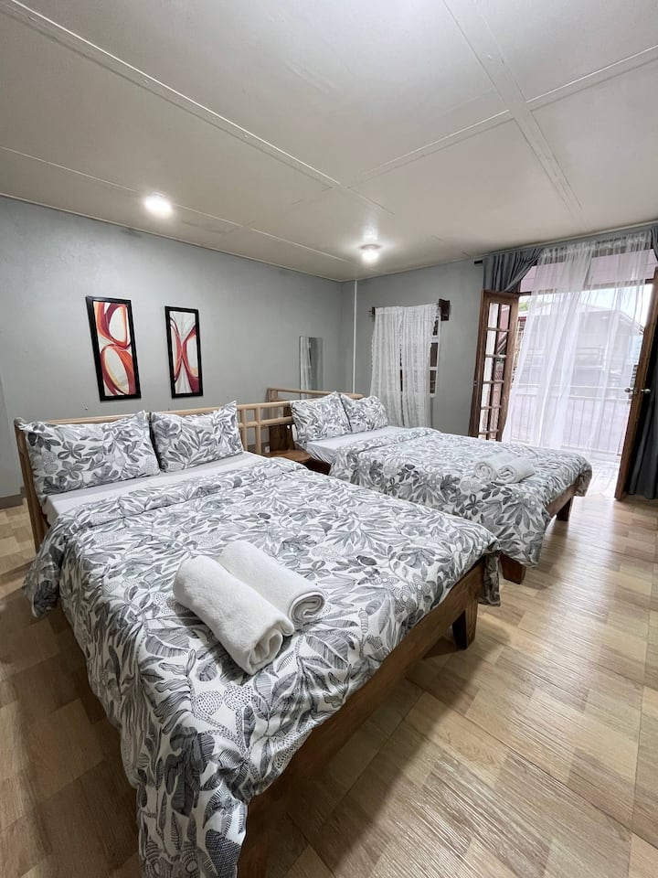6 Mins To Session Road / Whole House With Parking - Baguio