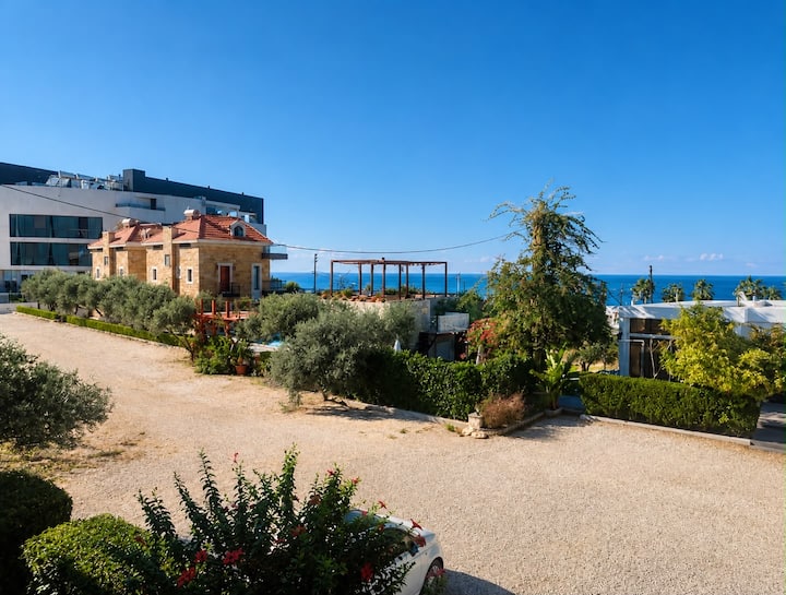 Beachfront Chalet 2, Madfoun, Madfoun, Batroun coast: photo 2