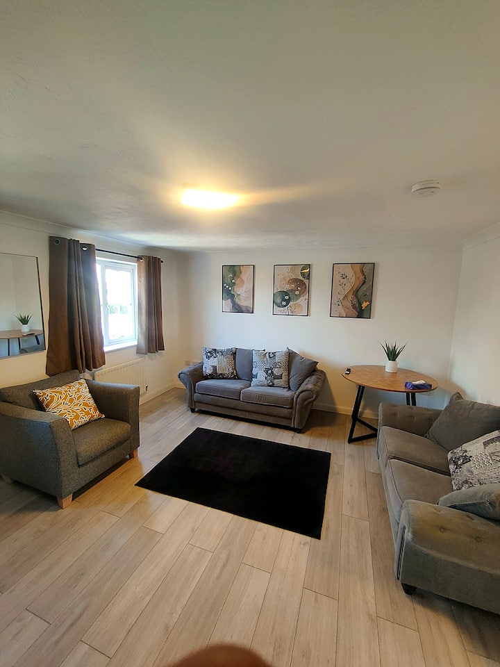 Cherry Tree House | 4 Bedrooms, Garden & Parking - Banbury