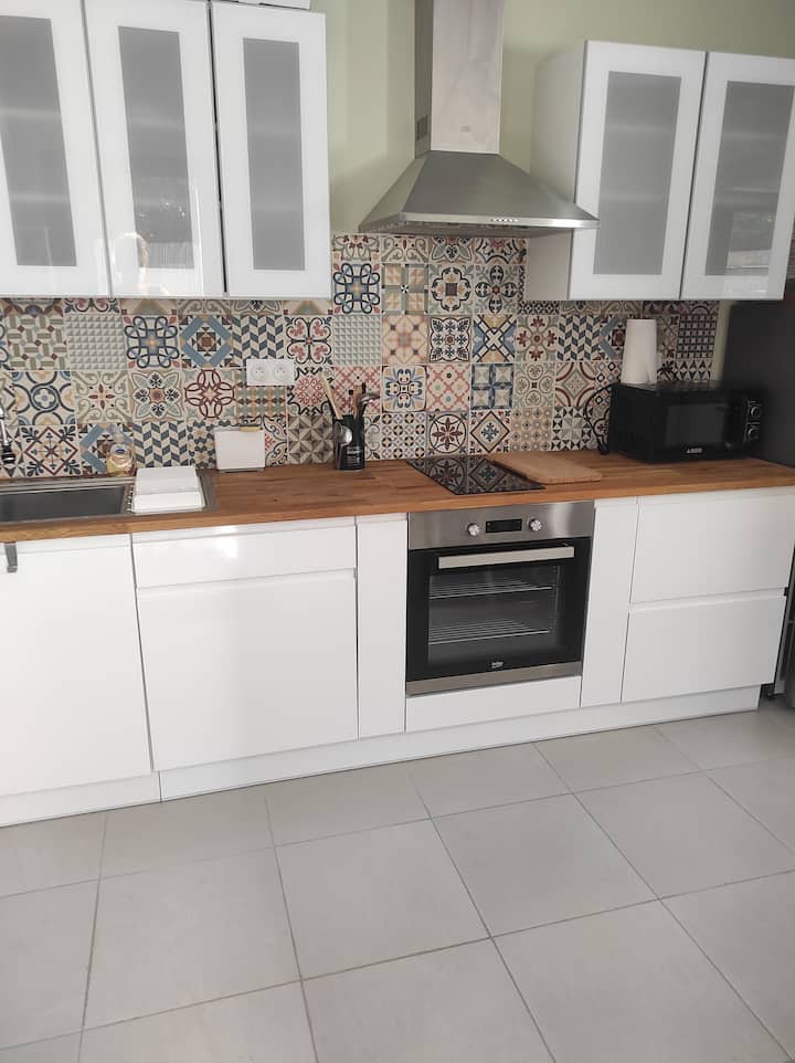 Appartement Indépendant Dans Une Villa - Sauve