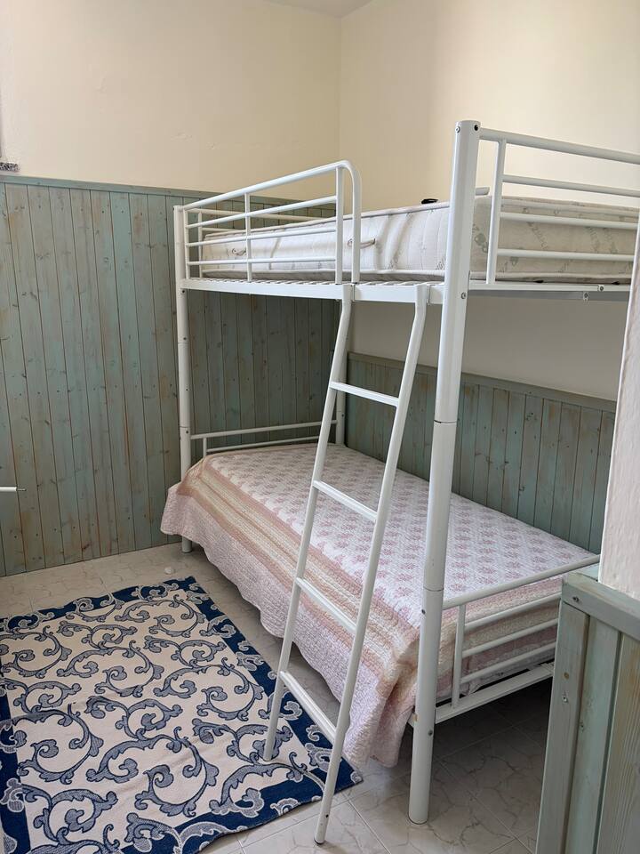 Спалня 2