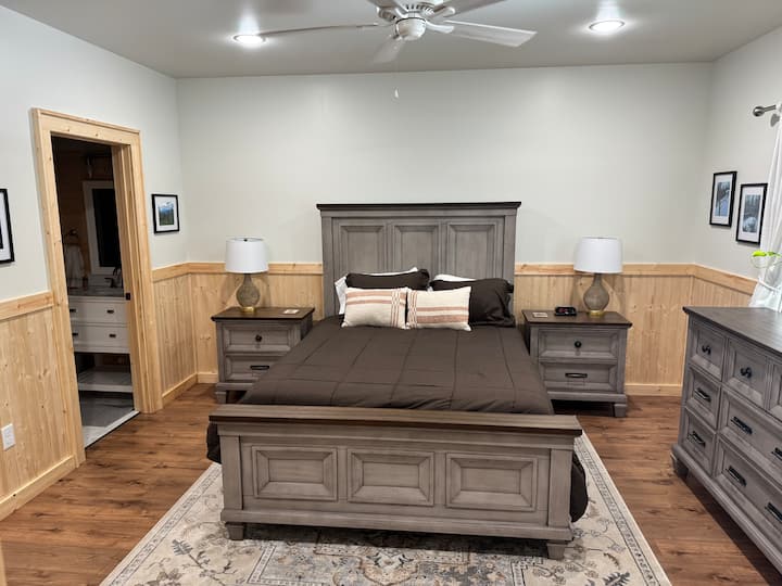 Come Visit The Sheahandarosa!
Hosts Paul & Debbie - Maggie Valley, NC