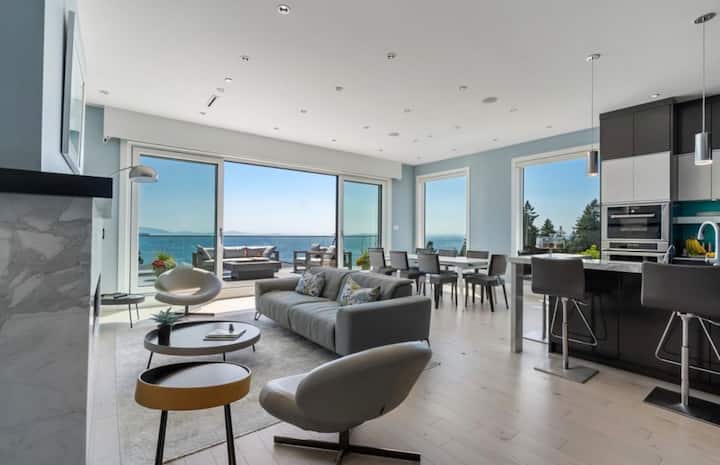 Panoramic Ocean Views - White Rock