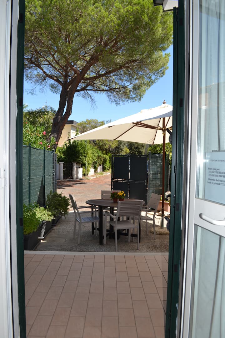 Villa Tracina: Patio Tra I Pini, Mare In Bici - Castagneto Carducci