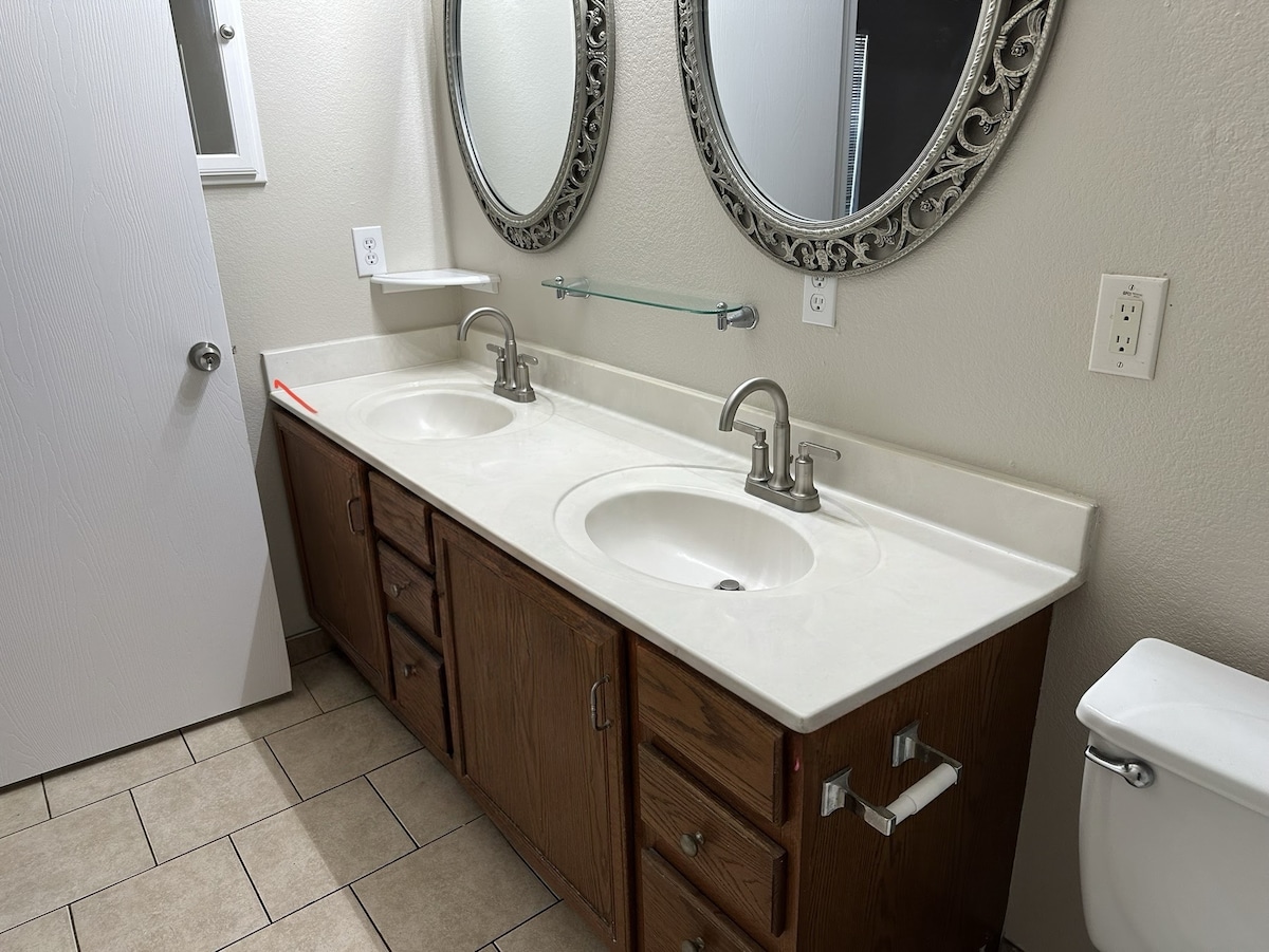 Large living area, 2 bed, 2 bath, fenced yard