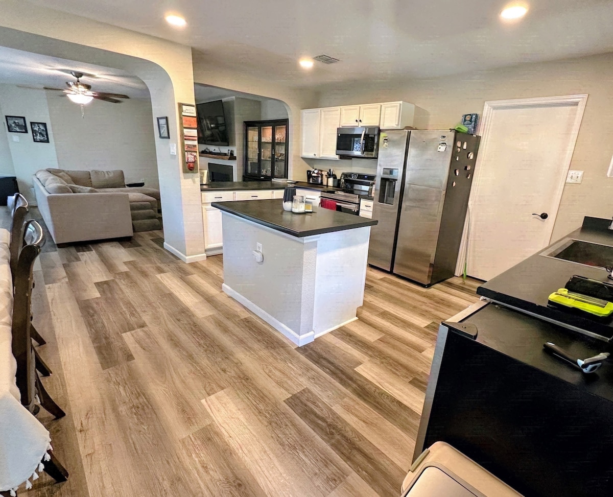 Large living area, 2 bed, 2 bath, fenced yard