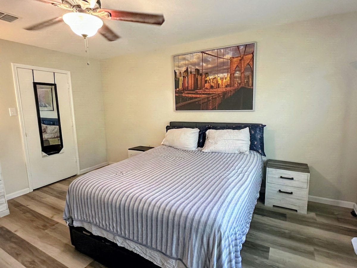 Large living area, 2 bed, 2 bath, fenced yard