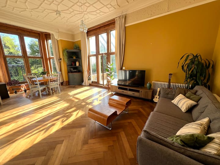 Spacious Oasis In The Surrey Hills. - Redhill
