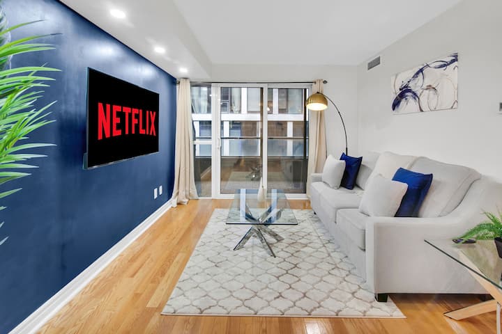 Downtown Toronto Condo Near Cn Tower W Parking! - Toronto