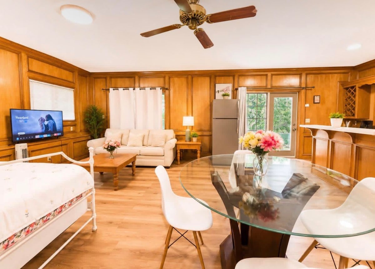 The Warm & Elegant Austin Retreat