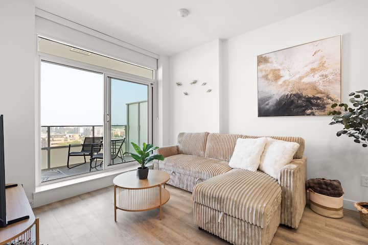Luxury Downtown Condo | Resort Amenities Pool Gym - 基洛納