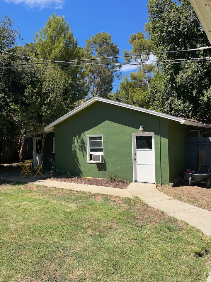 Cozy Private Guest House With Private Entrance - Banning, CA