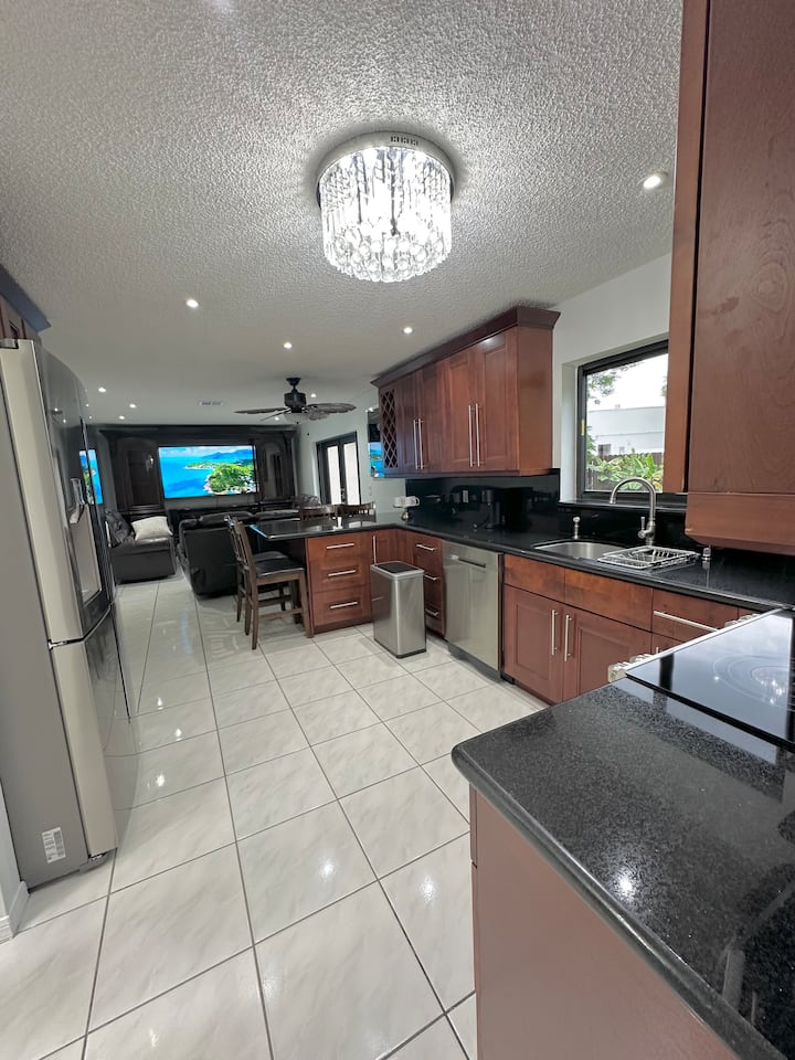 Family Home - Miramar, FL