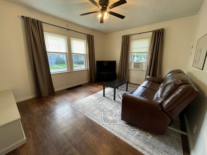 2 Bed 1 Bath 6 Minutes From Hospital - Springfield, IL