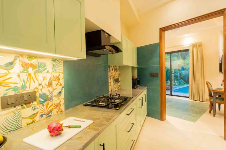 Full kitchen image 1