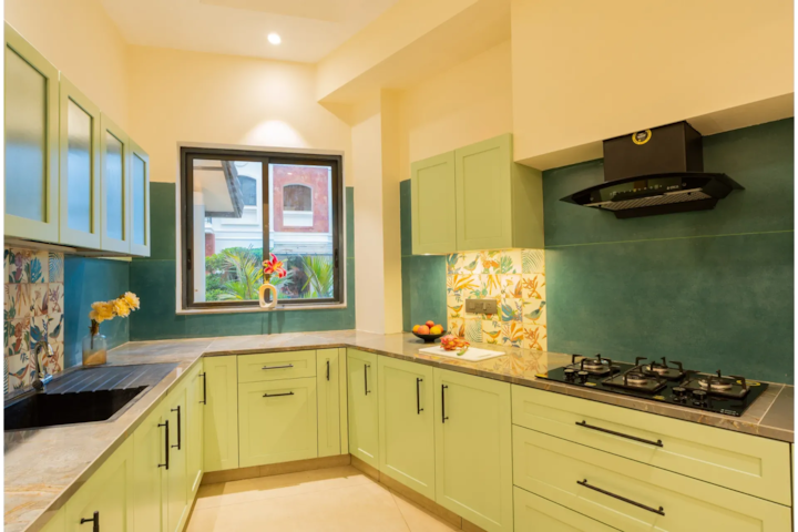 Full kitchen image 2