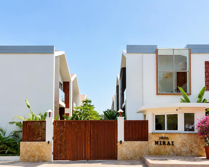 Exterior image 2