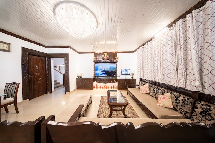 Living room image 2