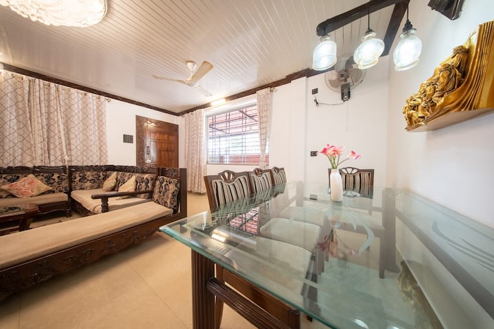Living room image 4