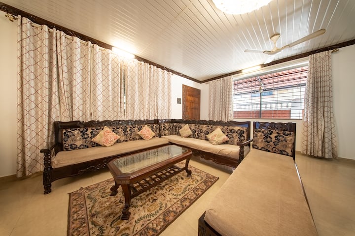 Living room image 5