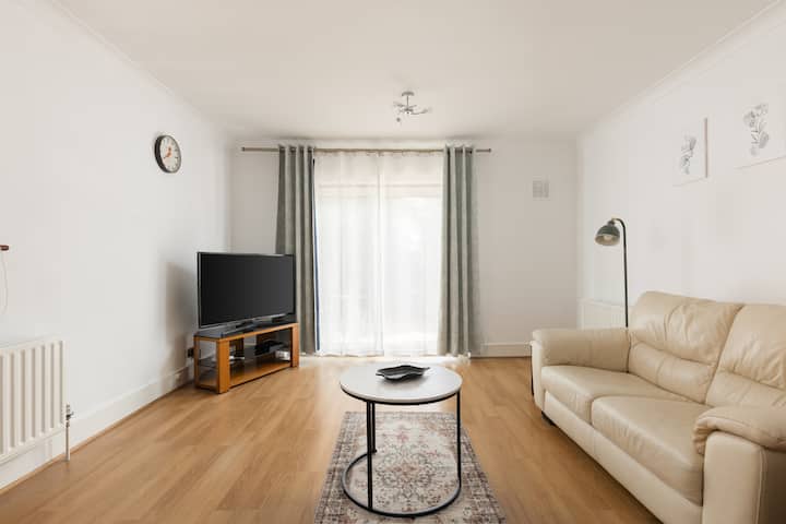 Inviting 2br Near Hampstead Heath W/parking - London