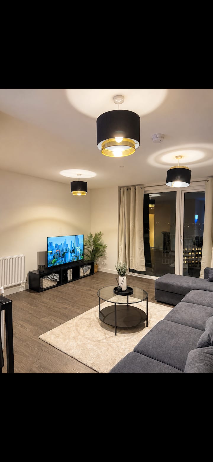 Luxury 1br |Balcony & Stunning Views |Near Wembley - Watford