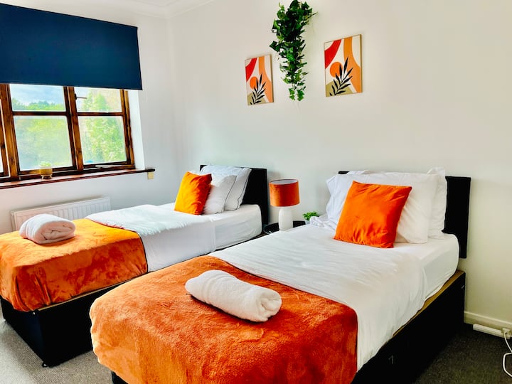 Dartford 5br Contractor Home | Parking | M25 - Dartford