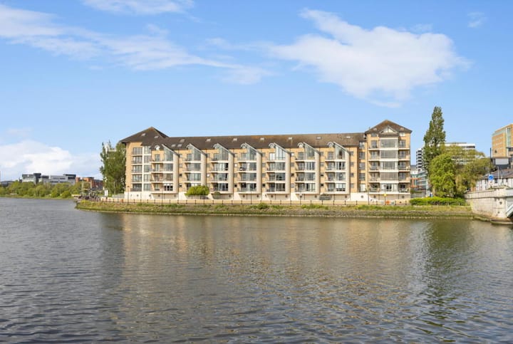 Luxury 2 Bed In Heart Of Belfast With River View - Belfast