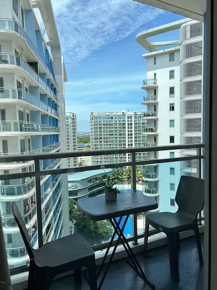 Absent du bureau à Azure - Appartements à louer à Parañaque, Grand ...