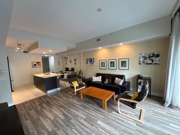 Spacious 2 Story 3  Bdrm At The Blu Heart Of Doral - Doral, FL