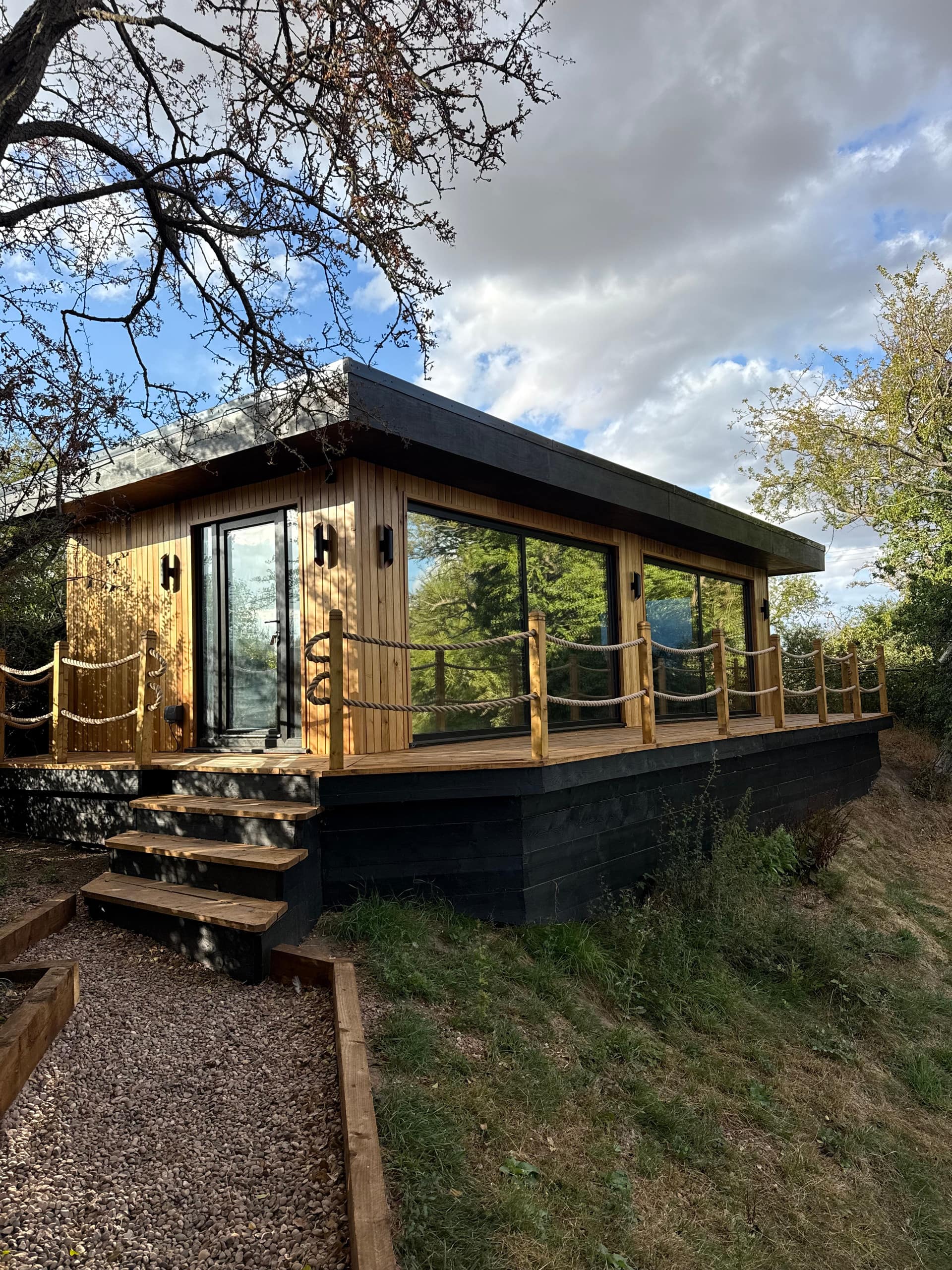 Luxury Lodge with Hot Tub next to Belfry Golf Course