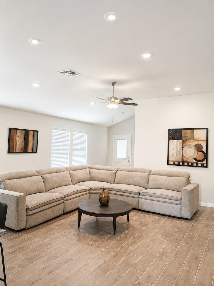 2026 New Build | 4br Minutes From Iah - Humble, TX