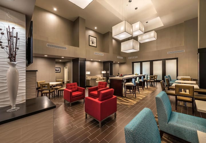 Stylish 3 Separate Hotelrooms W/ Parking&breakfast - Reno, NV