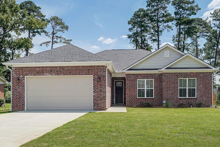 Golf, Grill & Relax! Brand-new Augusta Retreat - Augusta, GA