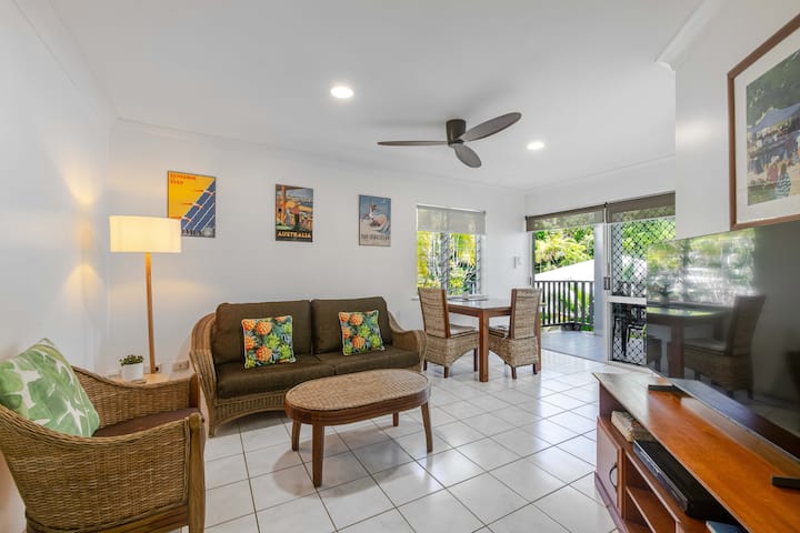 11 Queenslander - Steps To The Beach & Town - Port Douglas
