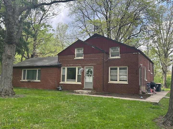 3 Bedrooms Next To Willowbrook Park. - Downers Grove, IL