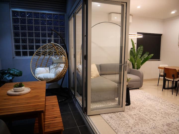 Sun, Surf & Style | Spacious 1br Balcony Bbq Ac - Bondi Beach