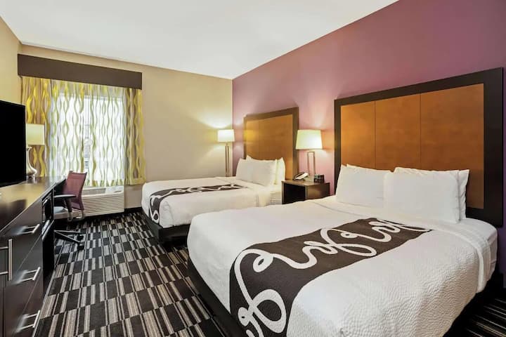 La Quinta Tumwater-olympia | 2q | Free Parking - Olympia, WA