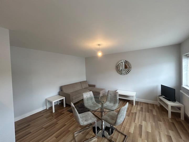 Modern 2 Bed Flat Near North Street, Ashton Gate - Bristol