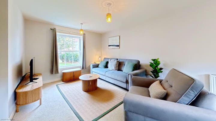 Ralph's Retreat - Pool And Beach Access - Filey