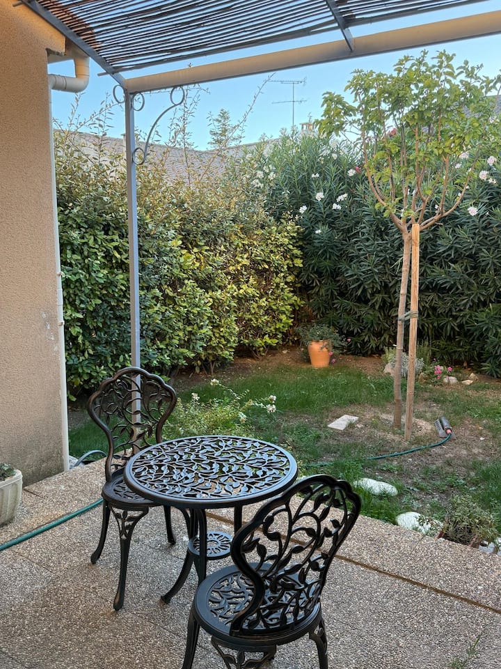 Maison Avec Parking Privé Au Pied Des Alpilles - Arles